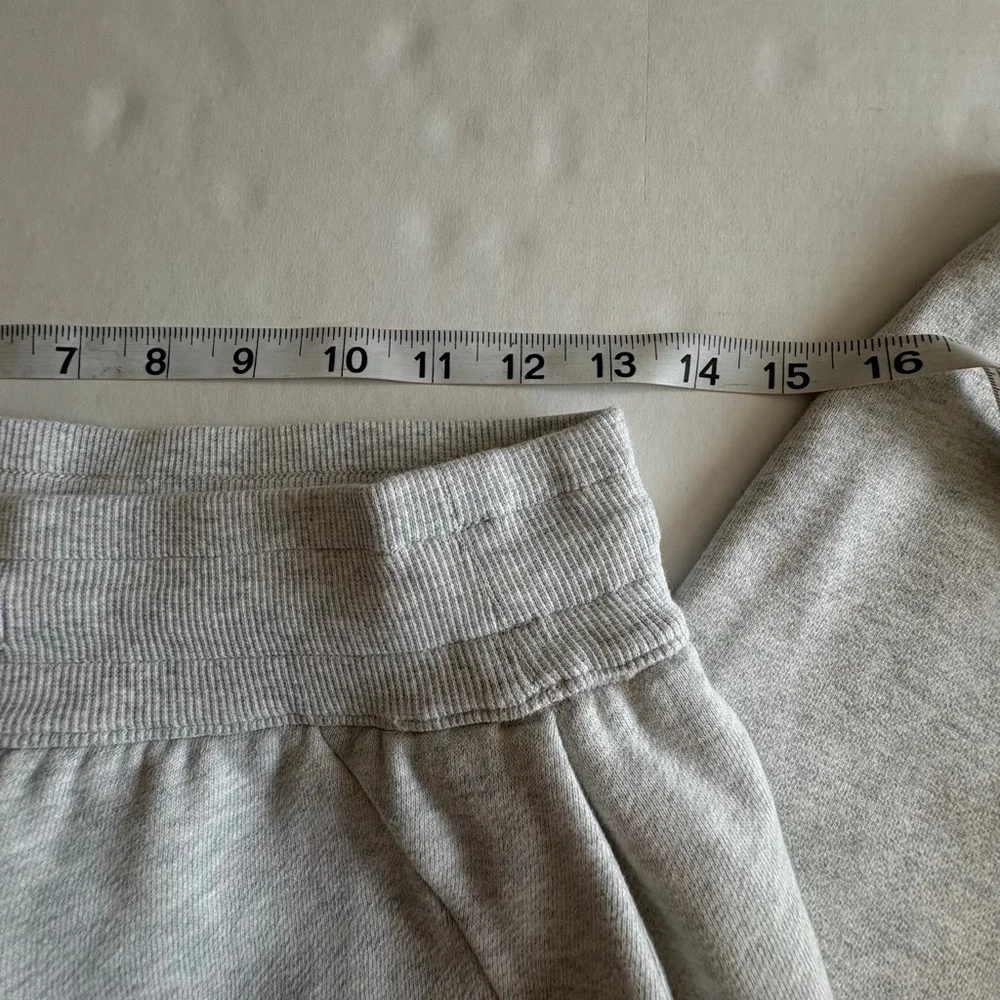 Lululemon Scuba High-Rise Relaxed Jogger Heathered Core Ultra Light Grey size 4 - Picture 13 of 15